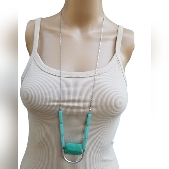 GENUINE CHRYSOPRASE STONE PENDANT & LONG SILVERTONED CHAIN NECKLACE - Picture 1 of 6